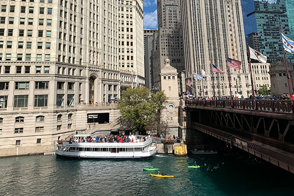 Kayaks on Chicago River
