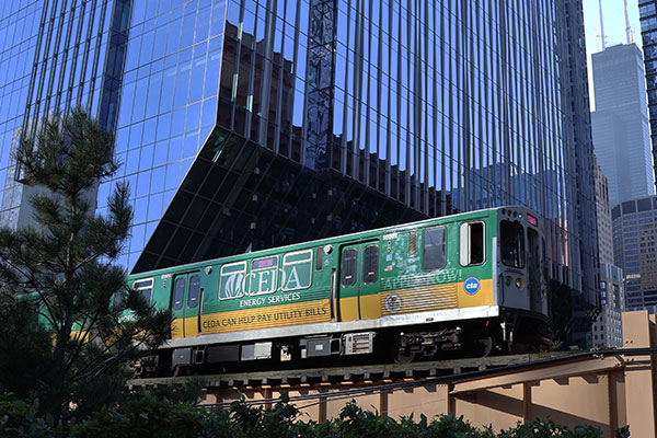 CTA train in front of 150 North Riverside