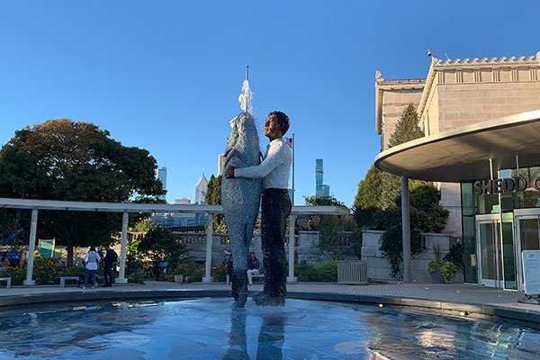 Statue in front of Shedd Aquarium
