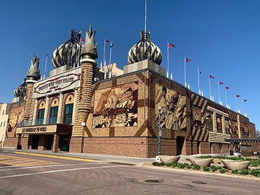 Corn Palace entrance and side of building