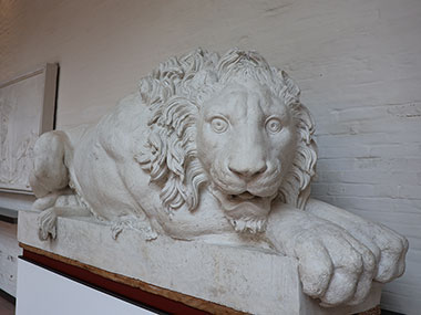 lion statue