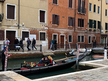 People getting into gondola