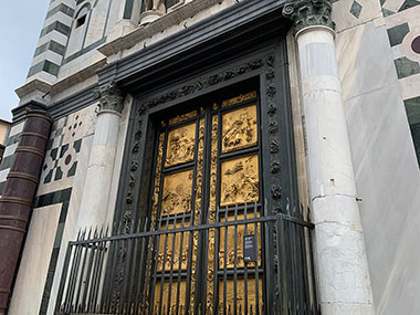 Entrance with golden doors