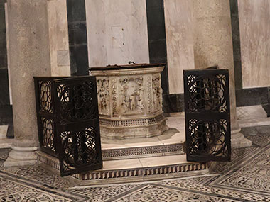 Side altar