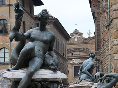 Statues of women in Piazza della Signoria