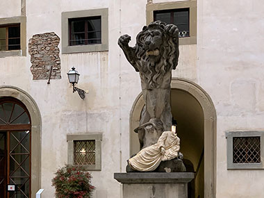 Lion type statue at Piazza della Signoria