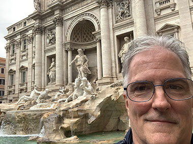 Pat selfie in front of Trevi Fountain
