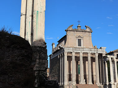 San Lorenzo in Miranda behind pillars in Roman Forum