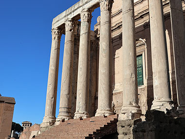 Pillars in front of building in Roman Forum