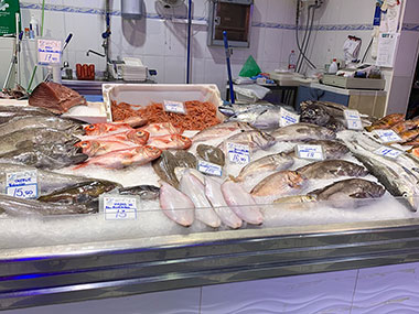 Fish on ice in market