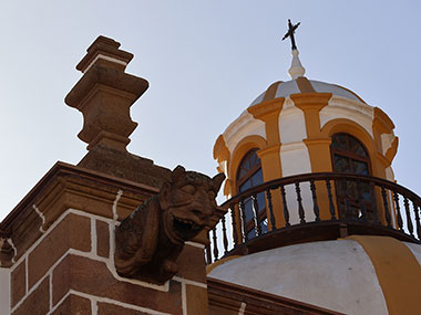 Cross on roof of Basílica de Nuestra Señora del Pino