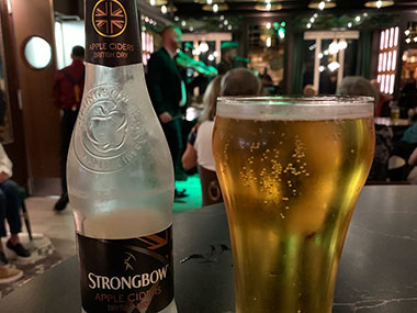 Bottle and glass of Strongbow Cider