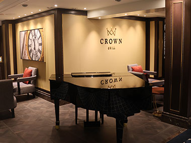 Piano in Crown Bar - Enchanted Princess