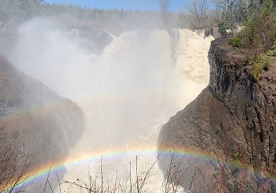 Water crashs over Waterfall