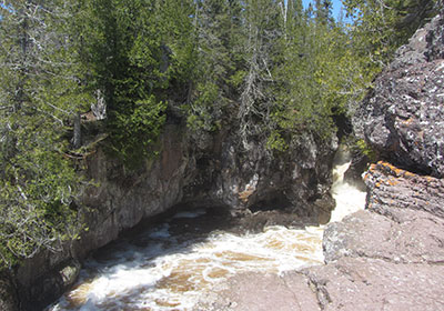 Temperance River from cliff on sunny day