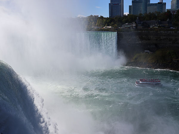 Boat approaches Niagara Falls